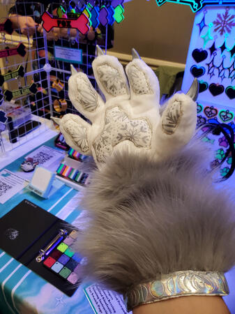 Premade 5-finger fursuit paws