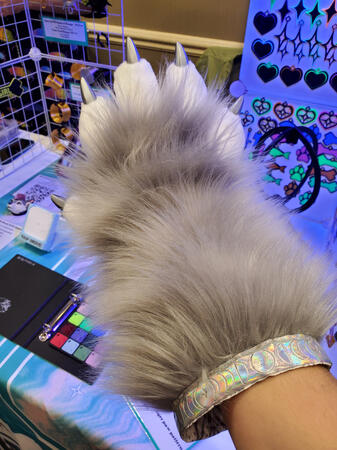 Premade 5-finger fursuit paws